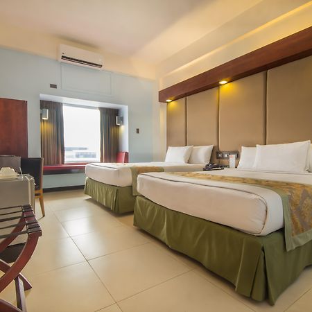 Microtel By Wyndham Mall Of Asia Pasay Exterior foto
