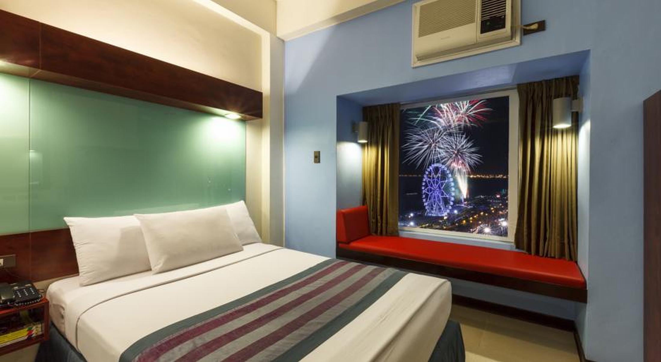 Microtel By Wyndham Mall Of Asia Pasay Exterior foto