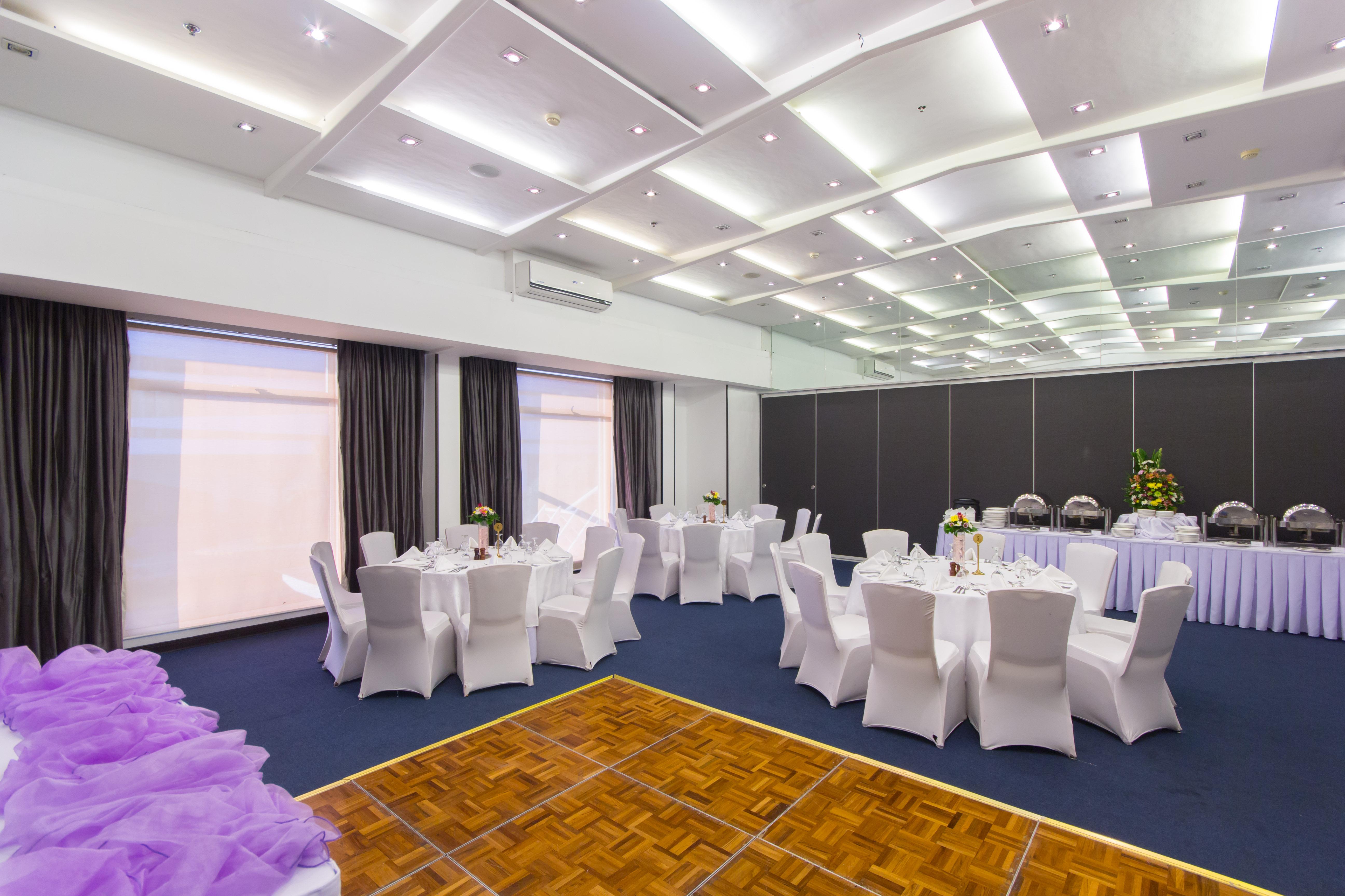 Microtel By Wyndham Mall Of Asia Pasay Exterior foto