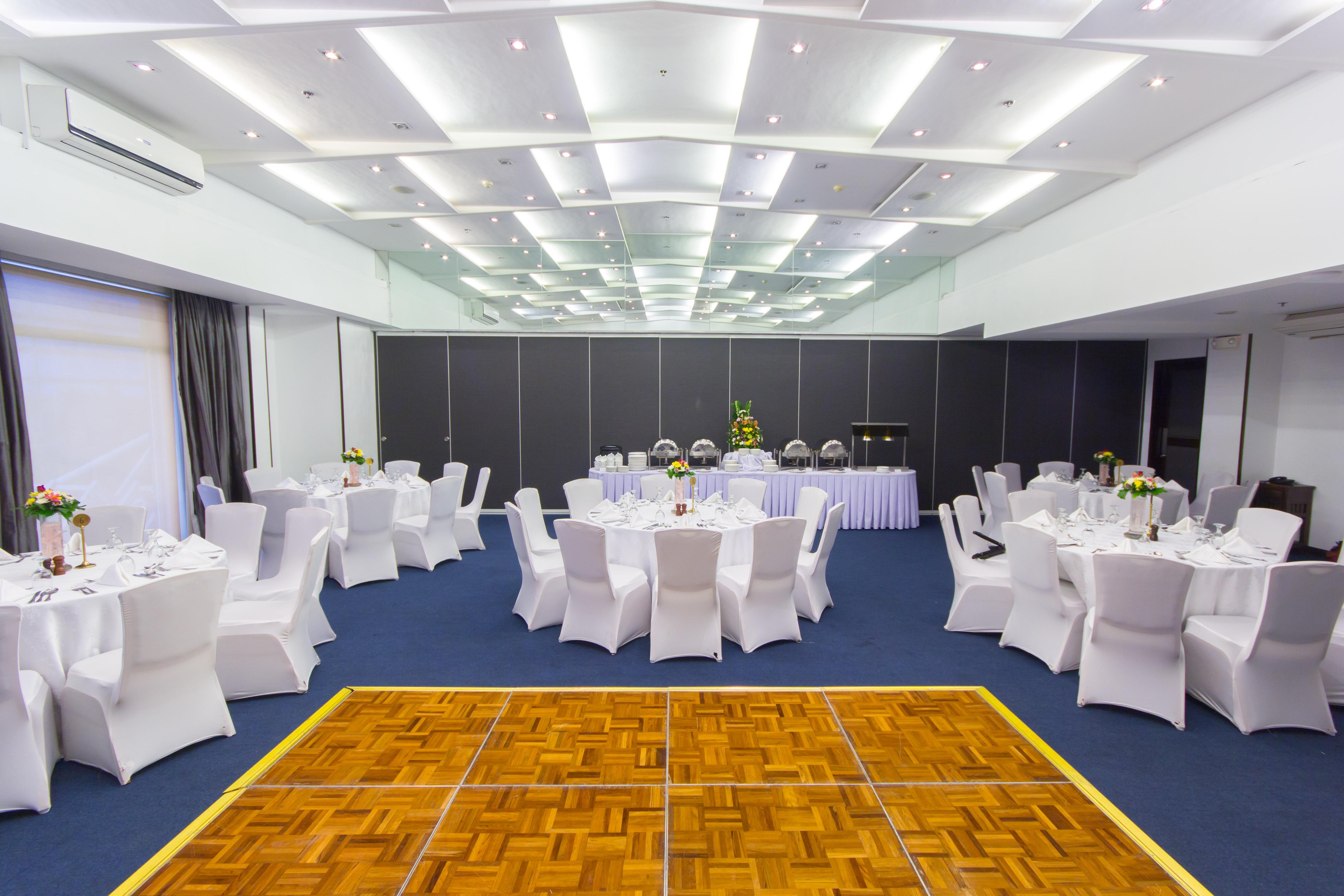 Microtel By Wyndham Mall Of Asia Pasay Exterior foto