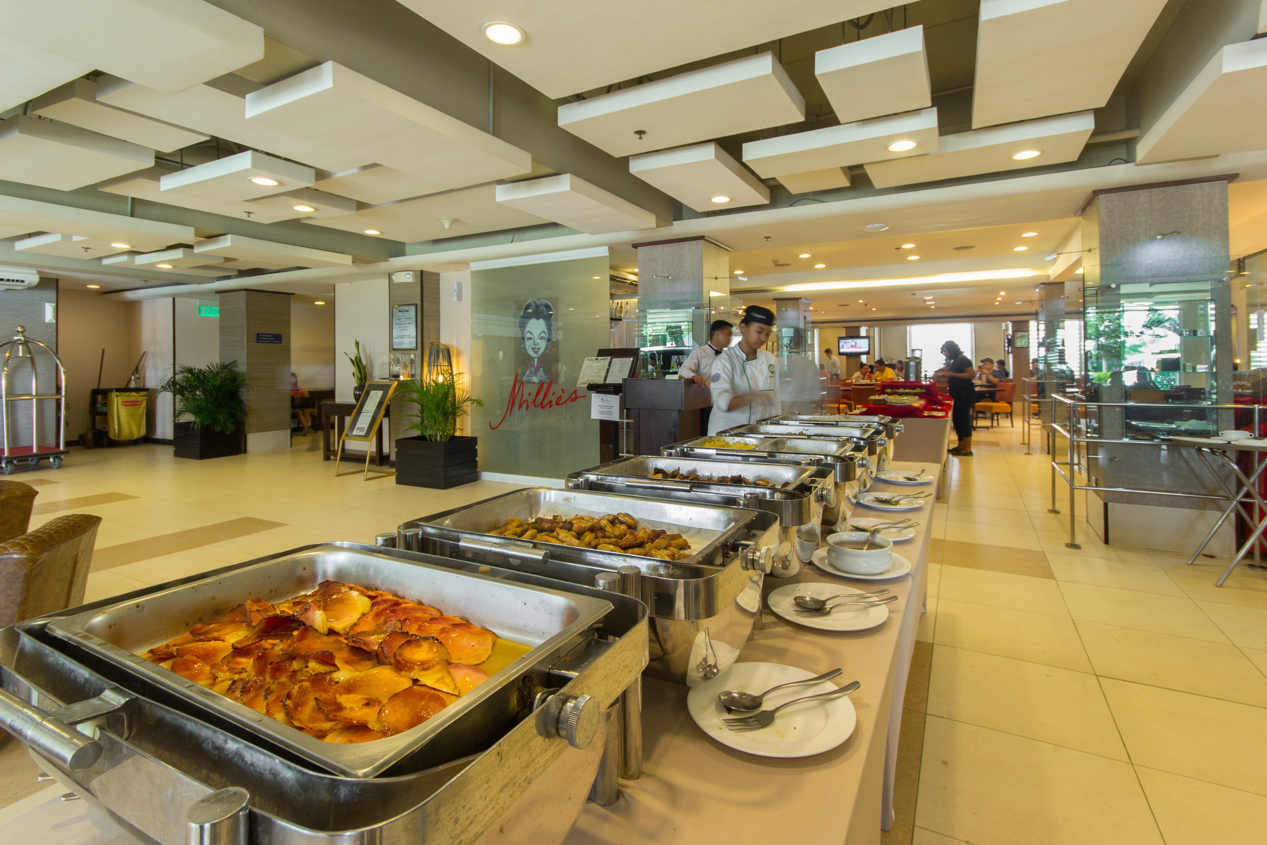 Microtel By Wyndham Mall Of Asia Pasay Exterior foto
