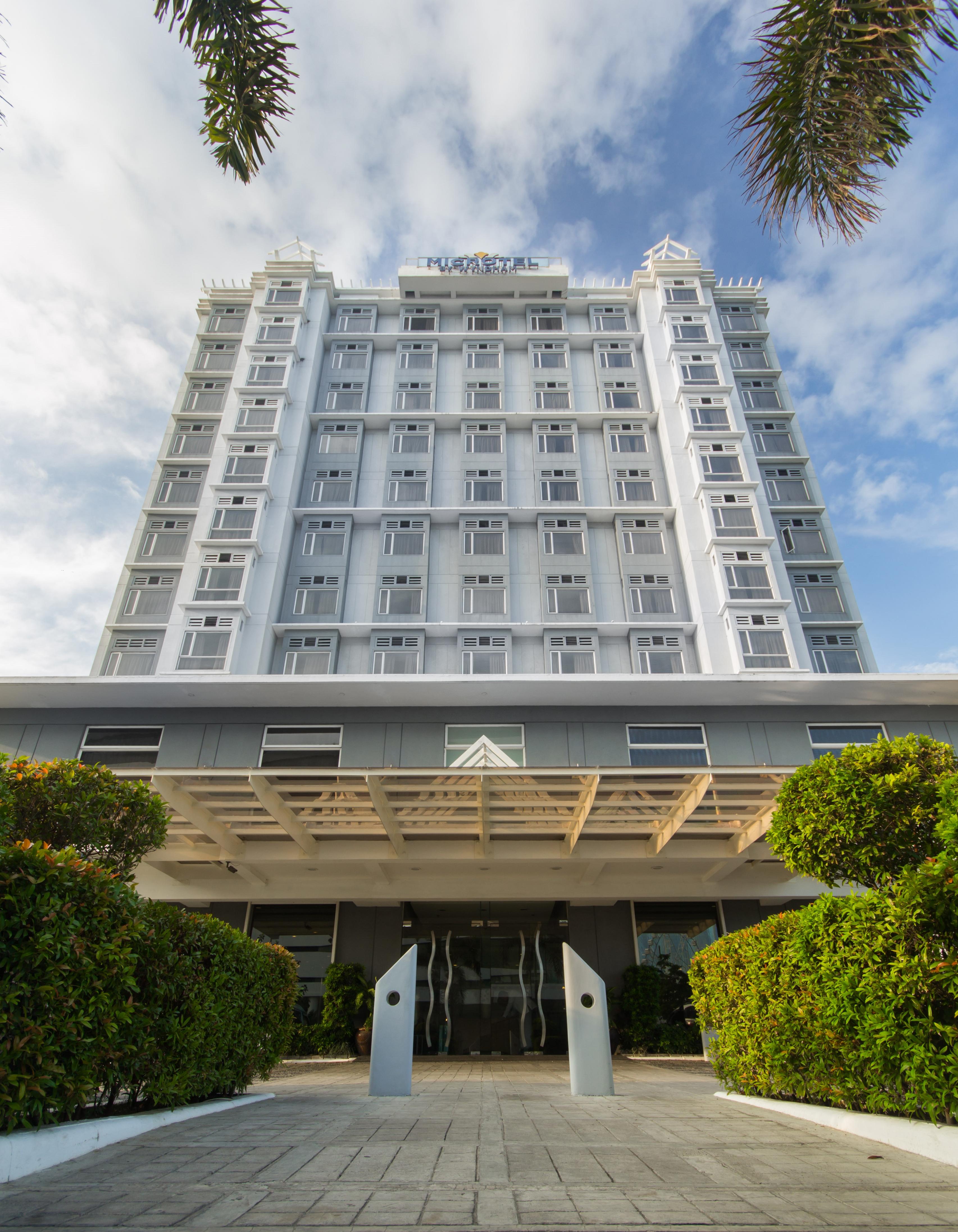 Microtel By Wyndham Mall Of Asia Pasay Exterior foto