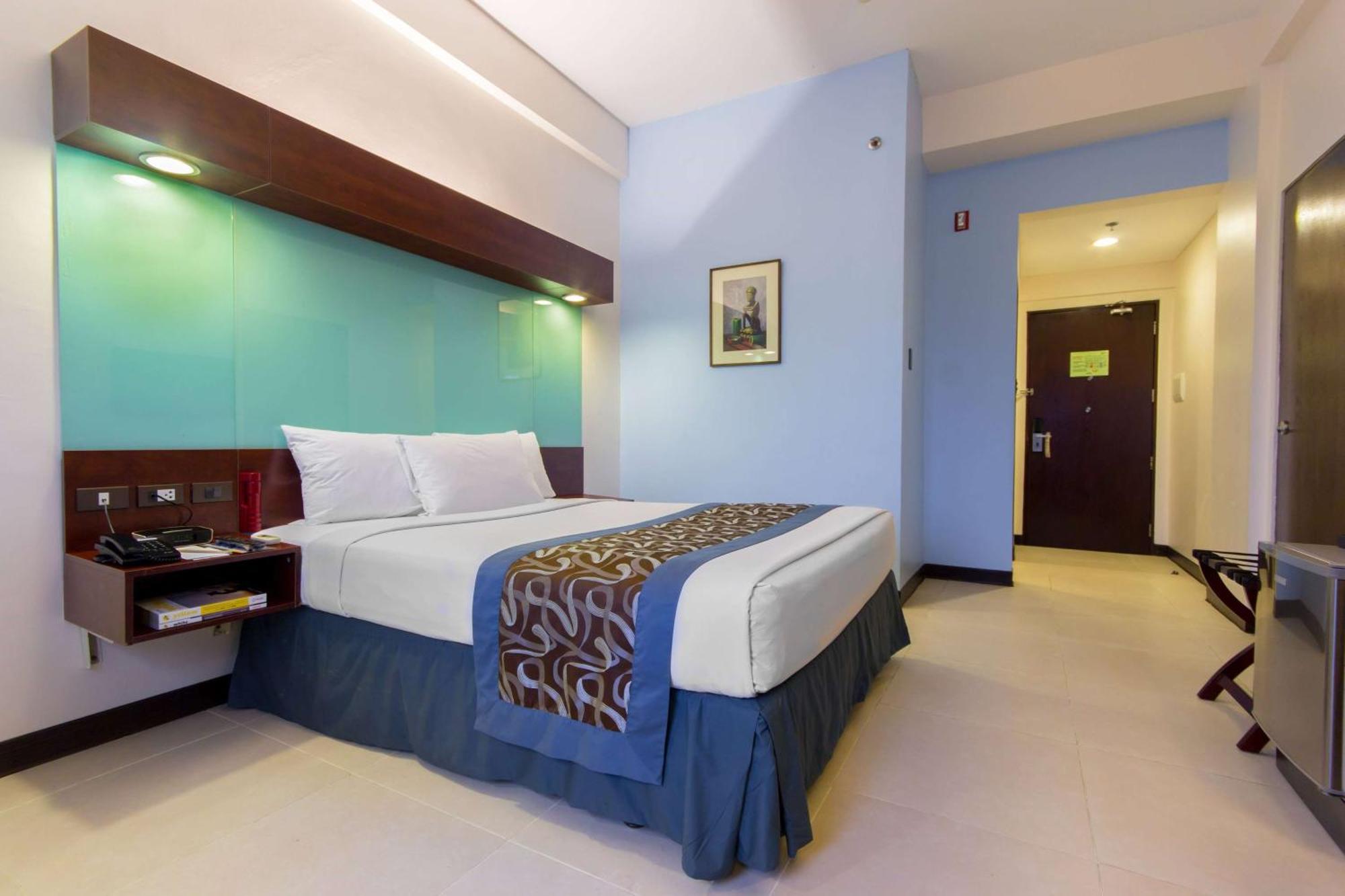 Microtel By Wyndham Mall Of Asia Pasay Exterior foto