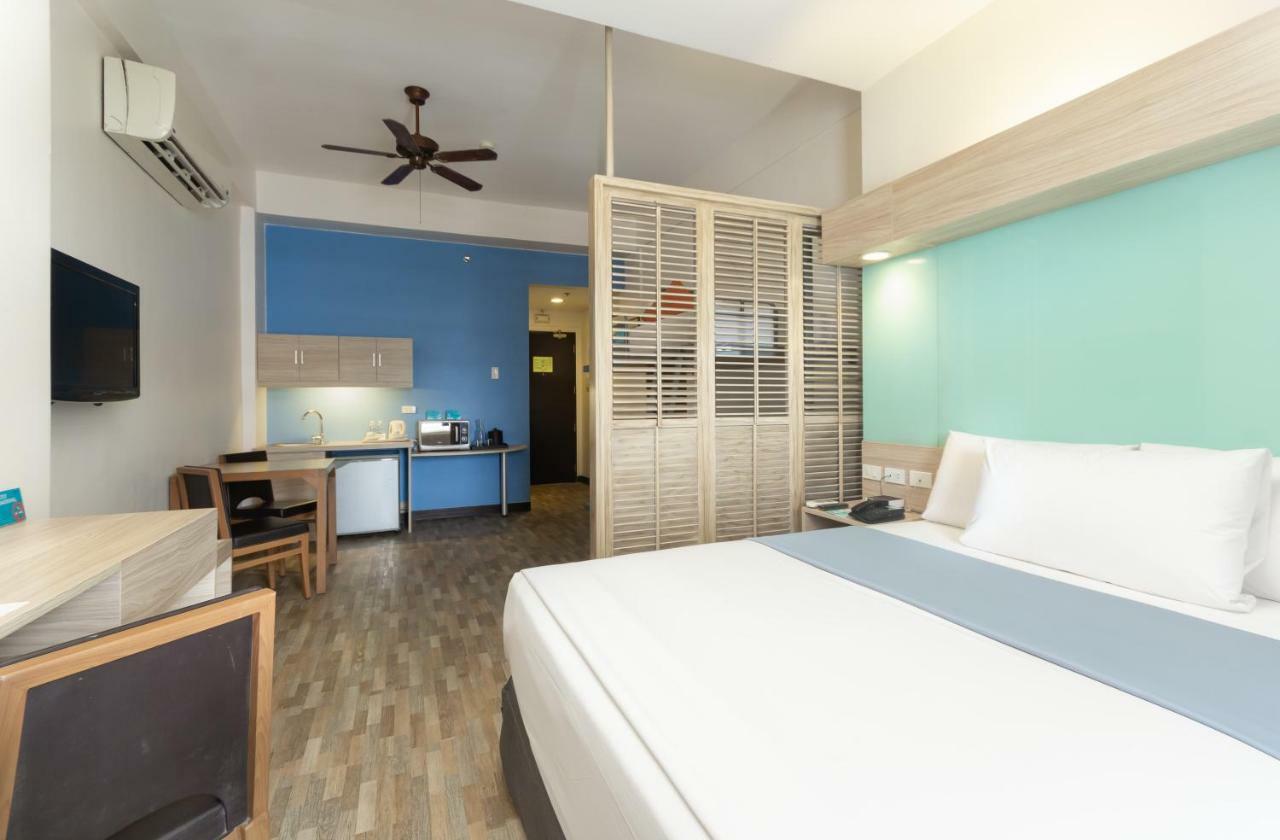 Microtel By Wyndham Mall Of Asia Pasay Exterior foto